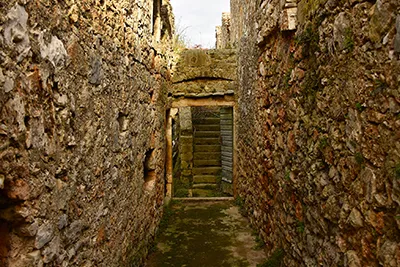 old-stone-centre-nevidane-listing